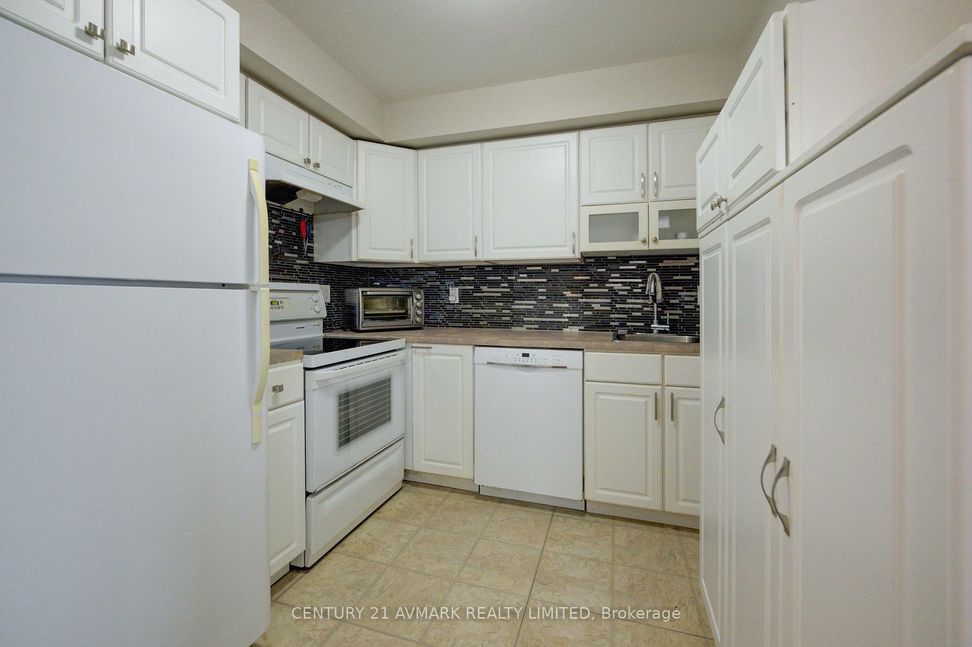 Property Photo: 78 Roehampton Avenue 205 ON L2M 7W9