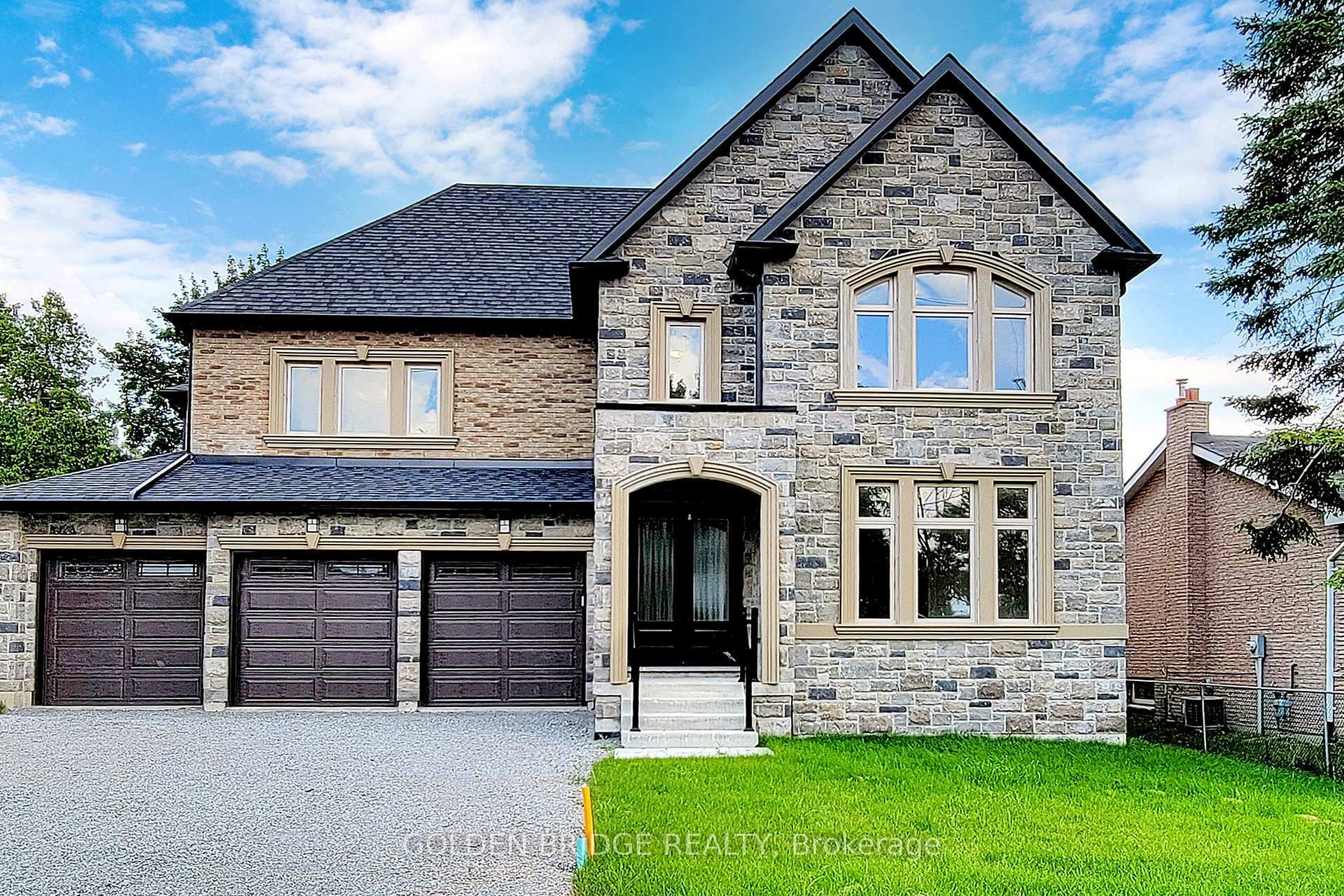 Property Photo: 307 Walter Drive ON L4P 3A8
