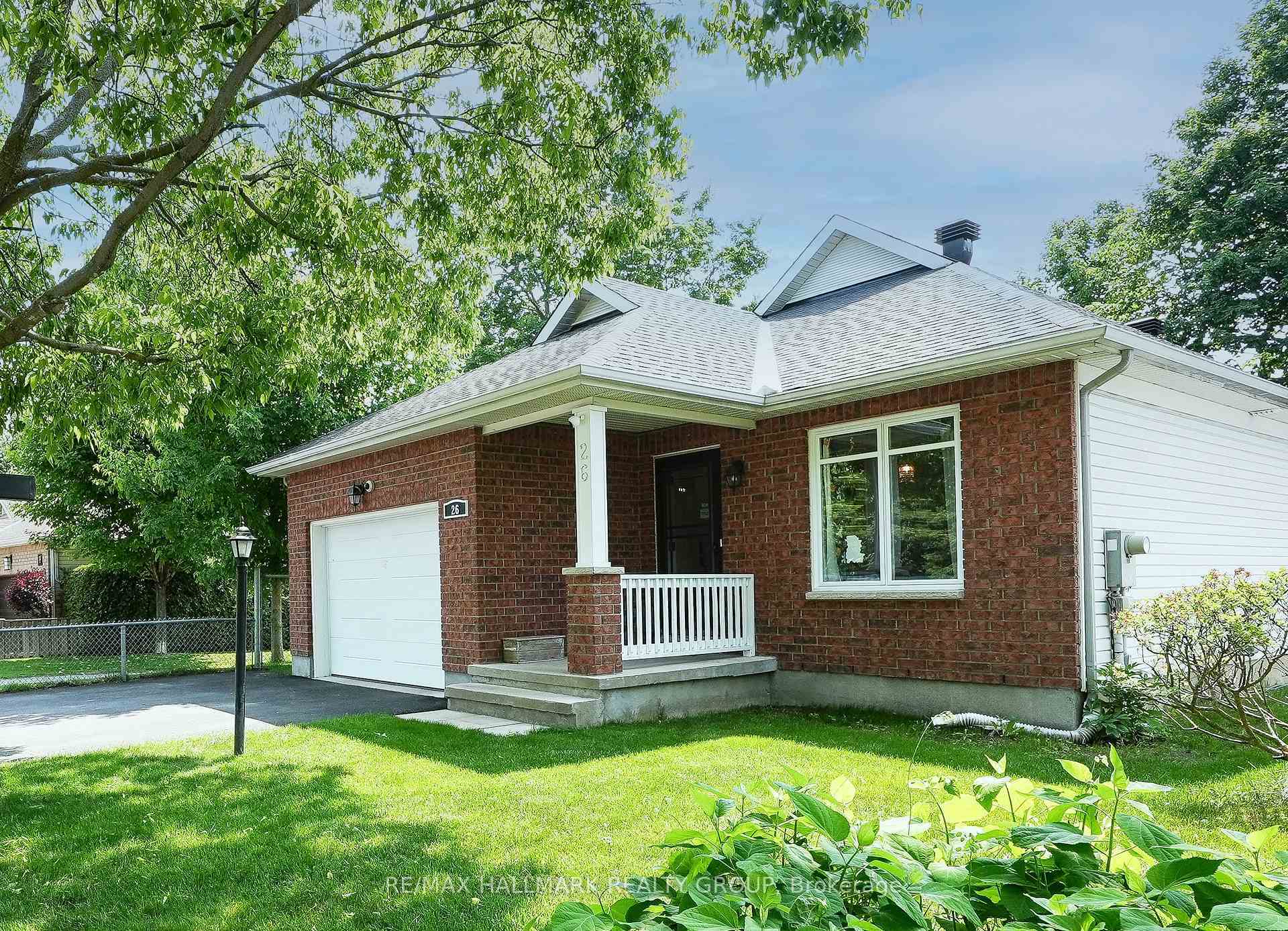 Property Photo: 26 Fieldcrest Avenue ON K2J 4W7