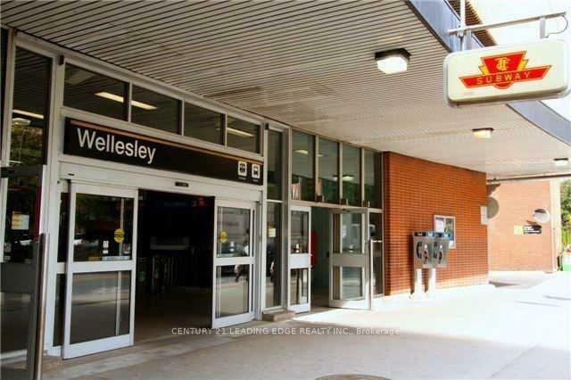 Property Photo: 5 St Joseph Street 3409 ON M4Y 1J6
