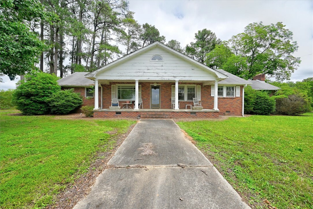 Property Photo: 1411 Trail Road SC 29627