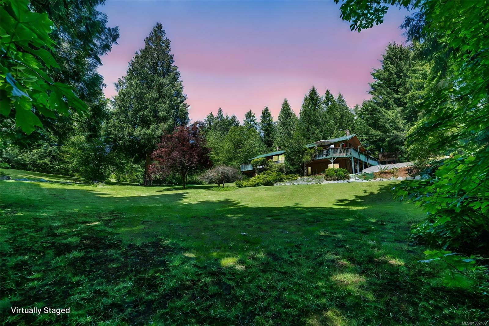 Property Photo: 665 Meredith Rd BC V8H 1E6