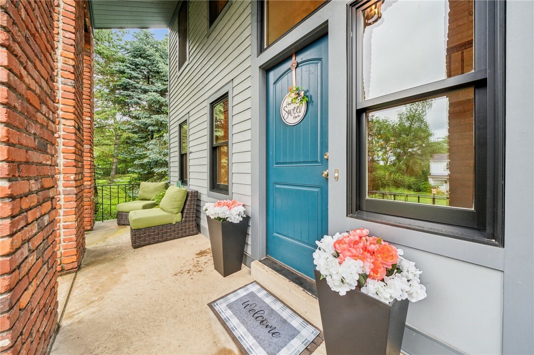 Property Photo: 576 Shumaker Dr PA 15146