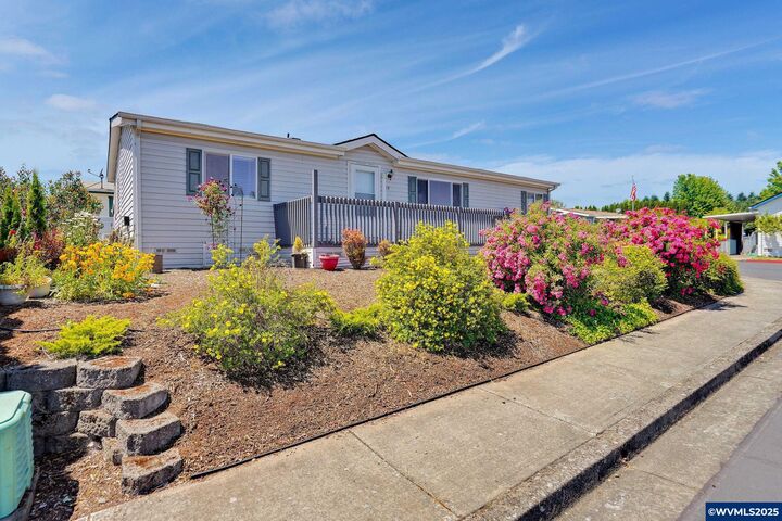 Property Photo: 1630 Wallace #18 Rd NW 18 OR 97304