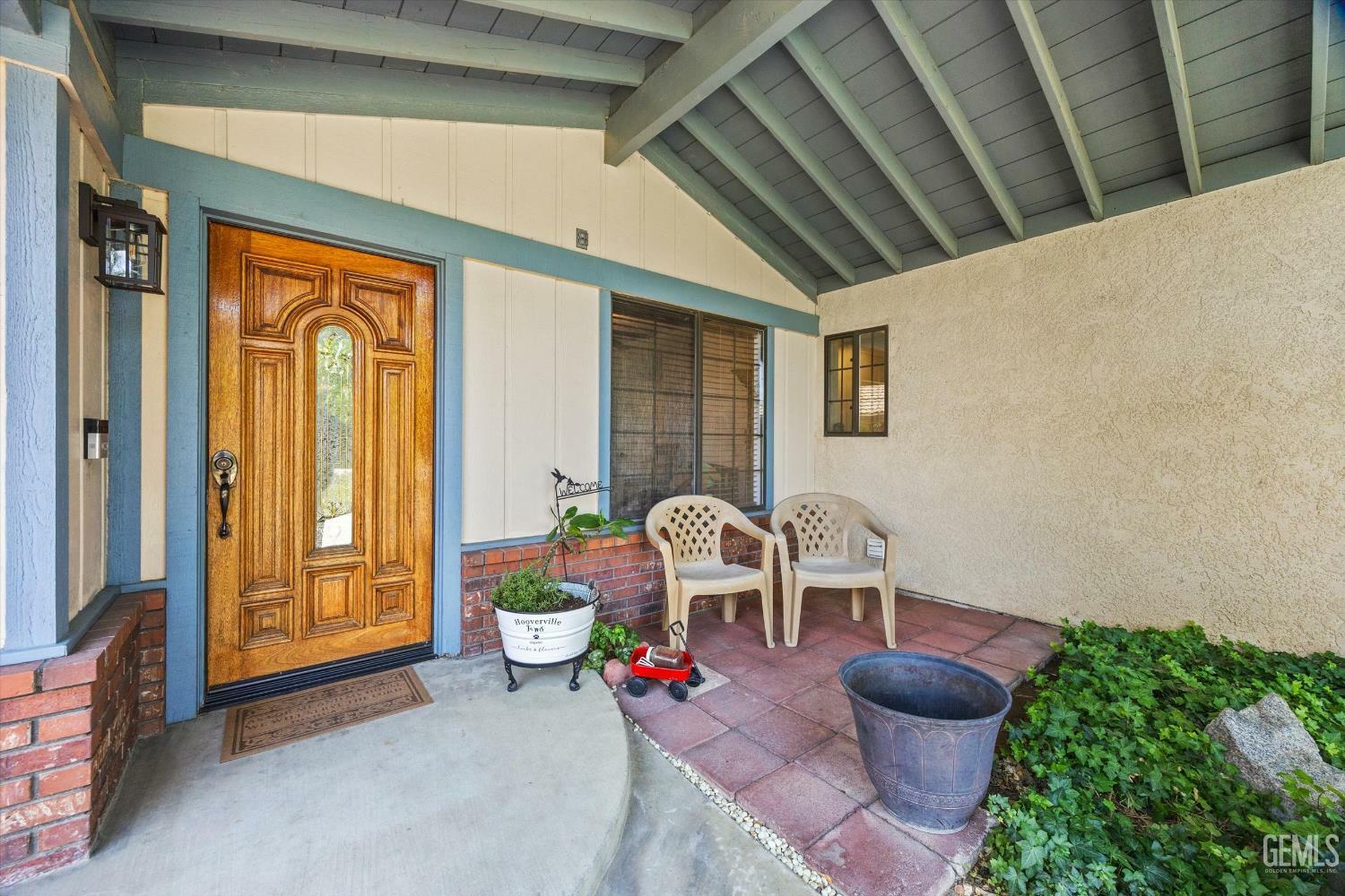 Property Photo:  4913 Zapato Place  CA 93308 