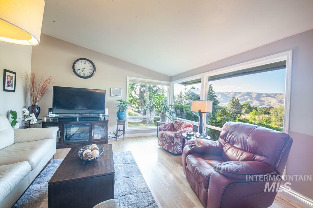 Property Photo:  520 21st Ave  ID 83501 