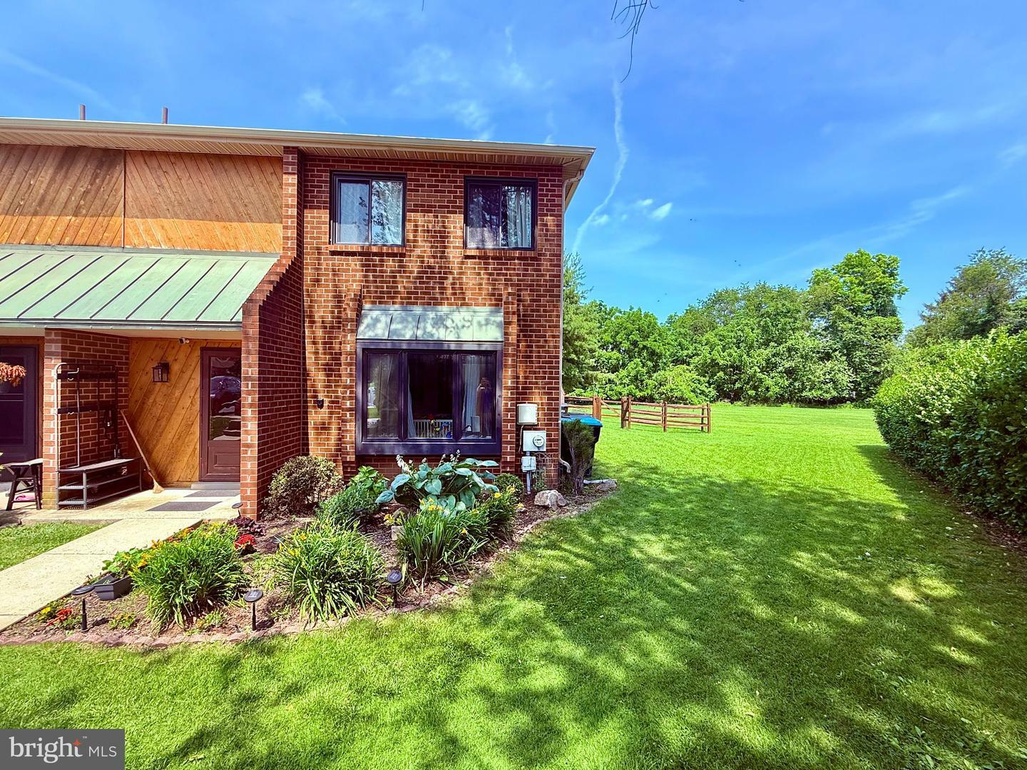 Property Photo: 113 Conway Court PA 19341