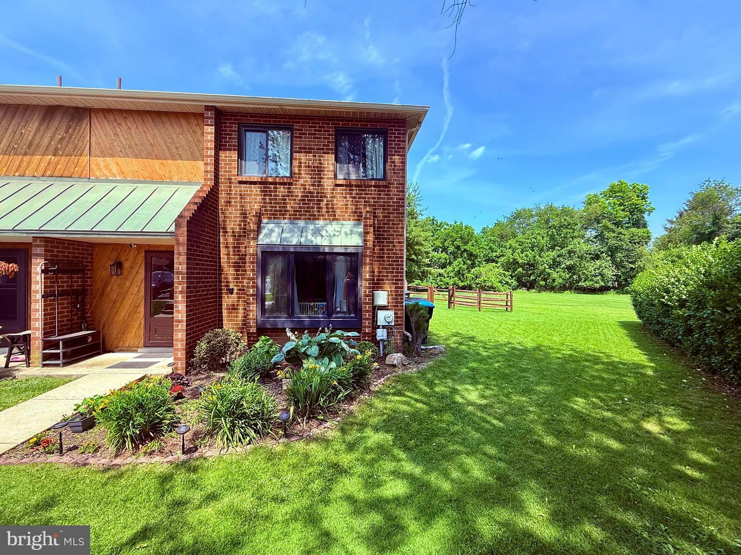 Property Photo: 113 Conway Court PA 19341