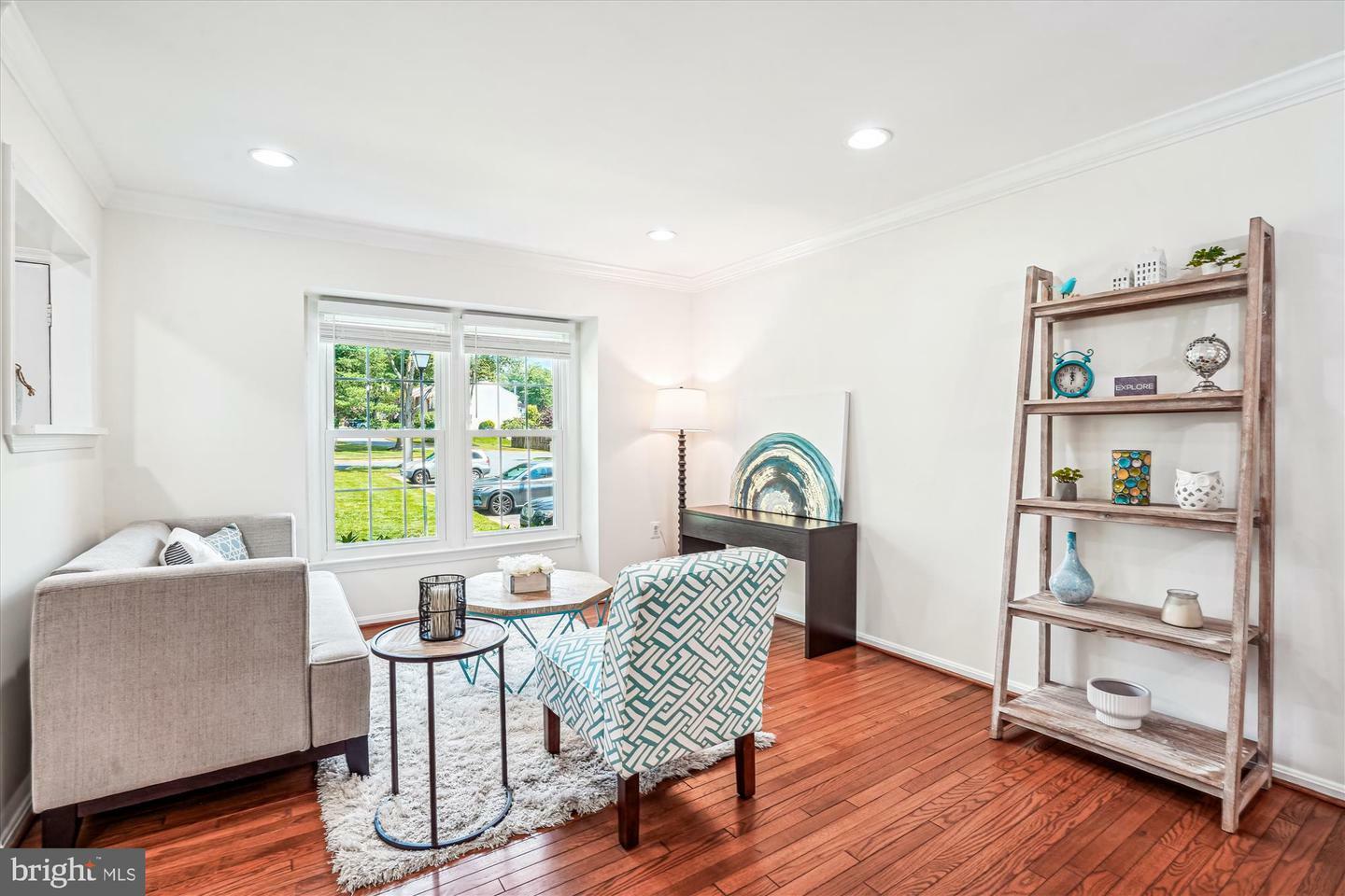 Property Photo: 5521 Lakewhite Court VA 22032