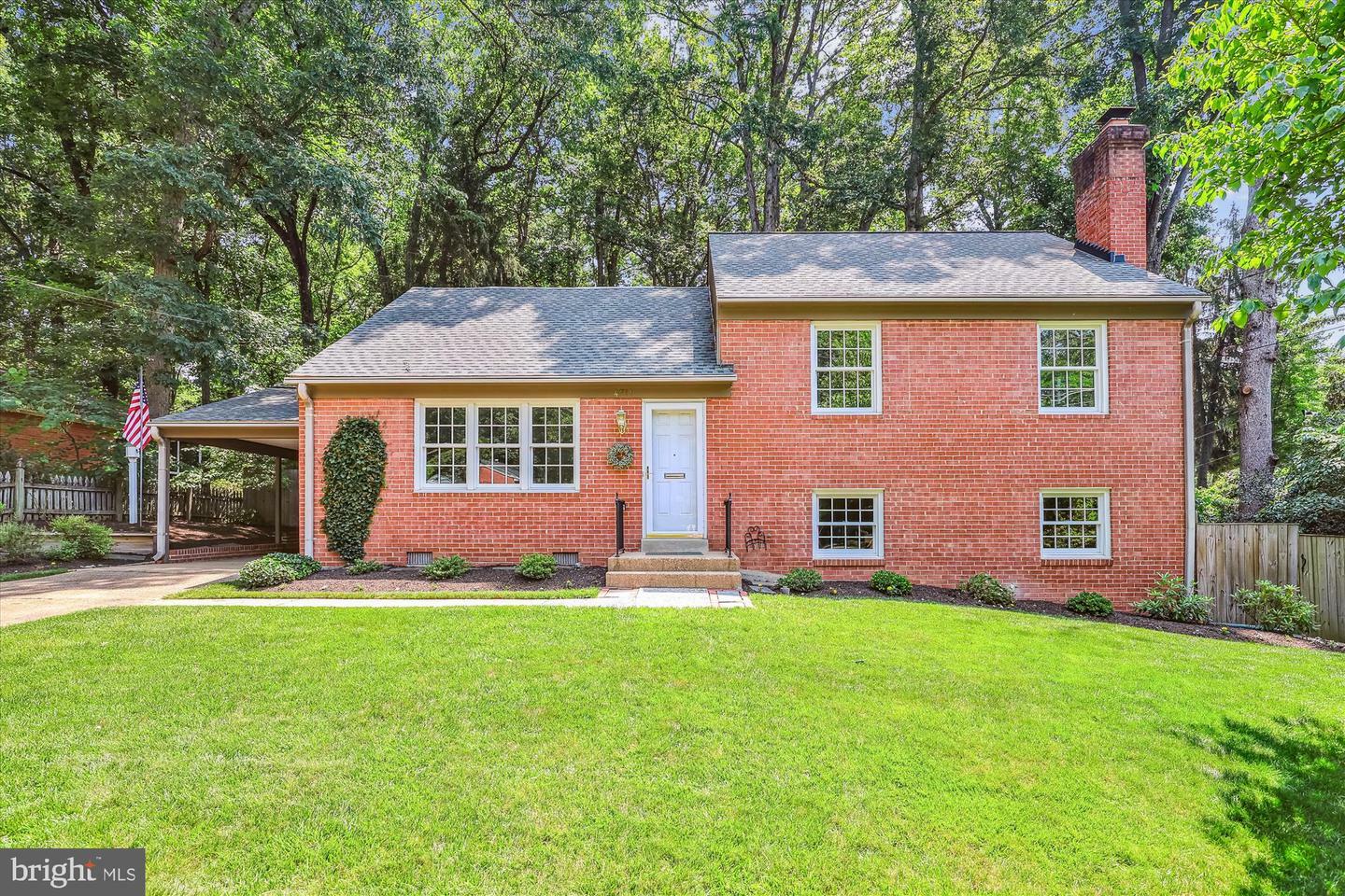 Property Photo: 4711 Pontiac Drive VA 22003