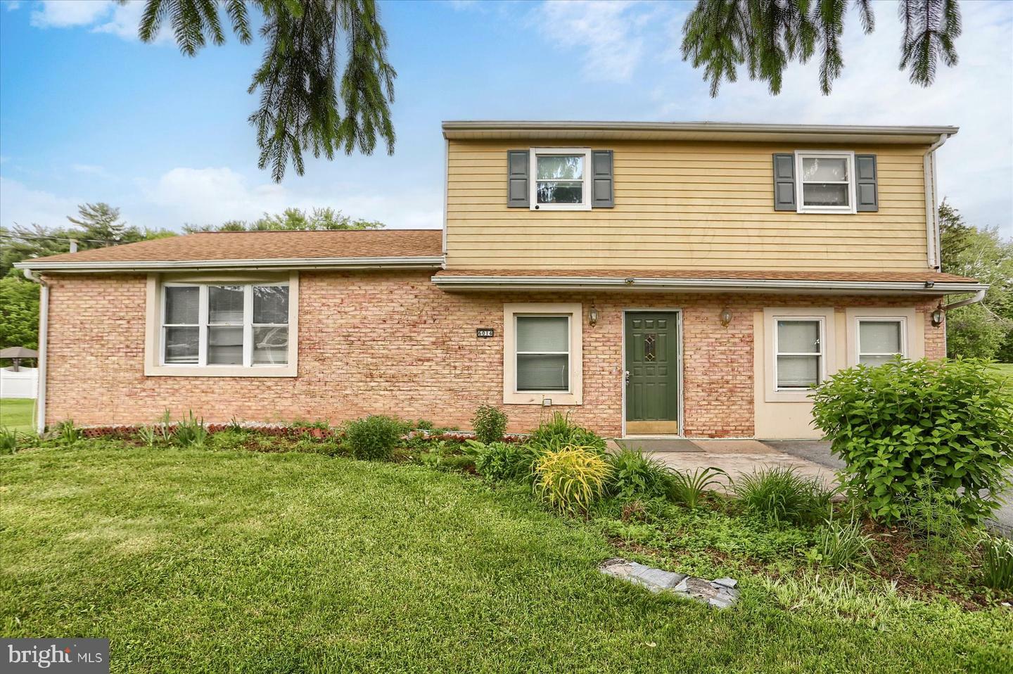 6014 Devonshire Heights Road  Harrisburg PA 17112 photo
