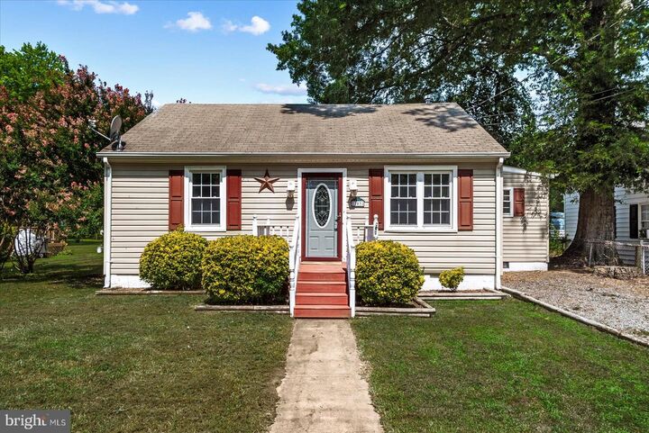 203 Locust Avenue  Colonial Beach VA 22443 photo