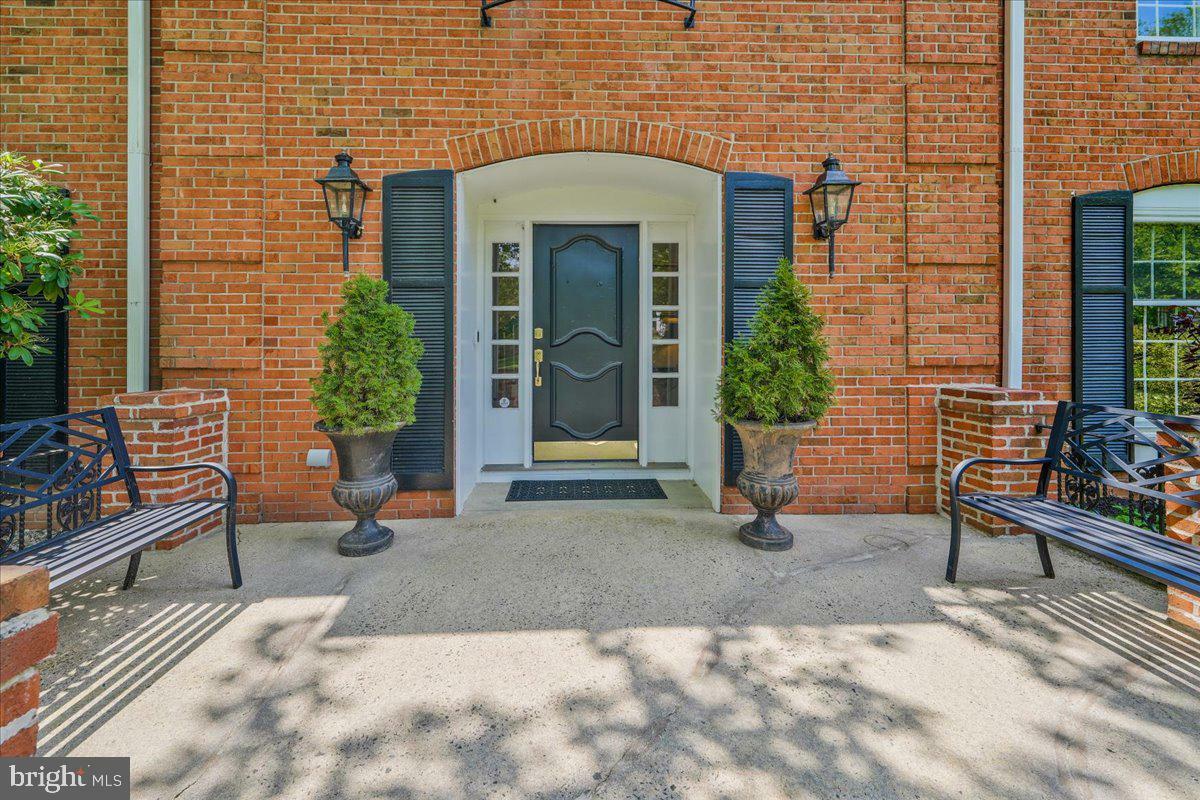 Property Photo:  5 River Knoll Drive  NJ 08560 
