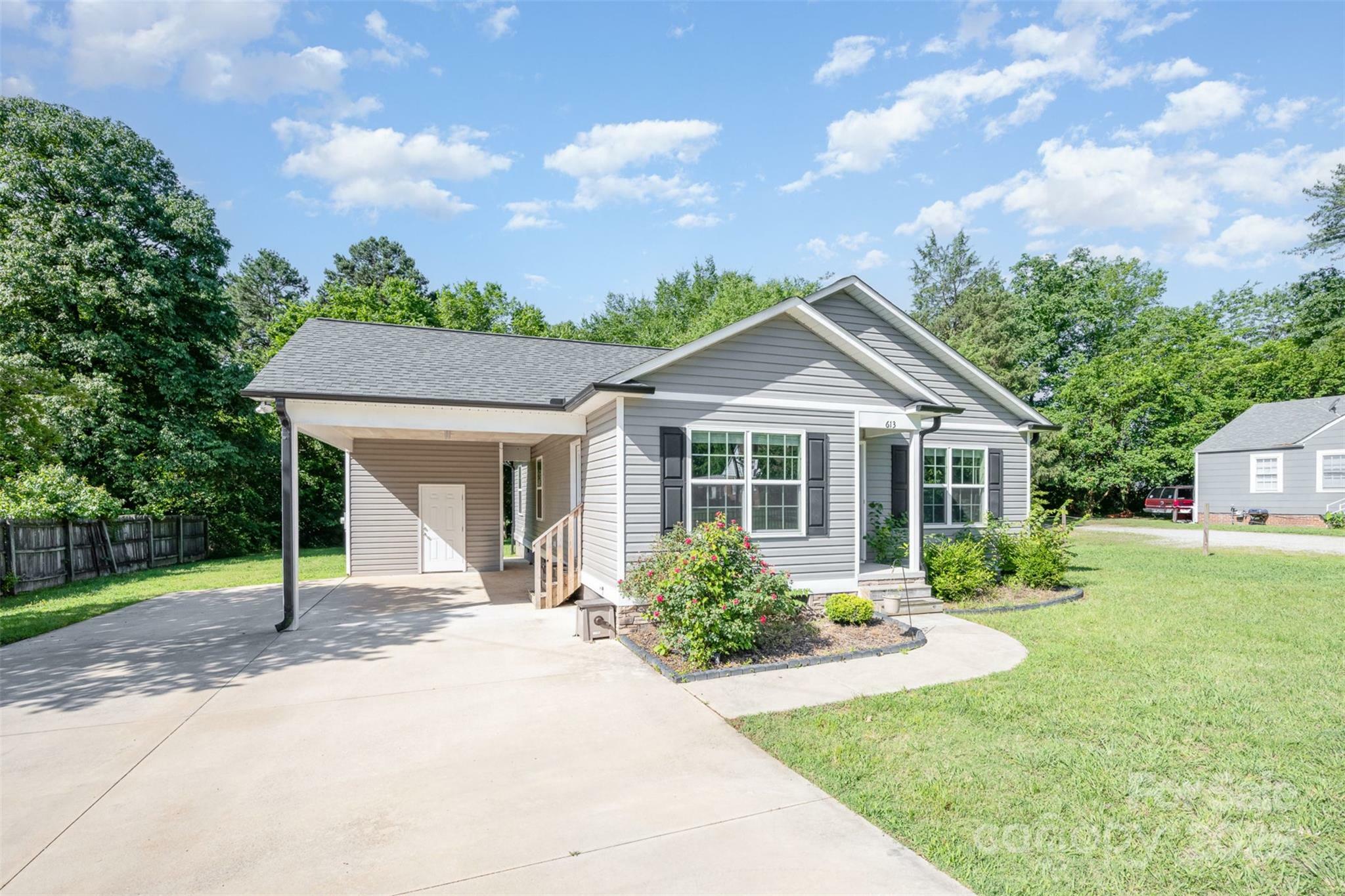 Property Photo: 613 Gold Hill Drive NC 28146