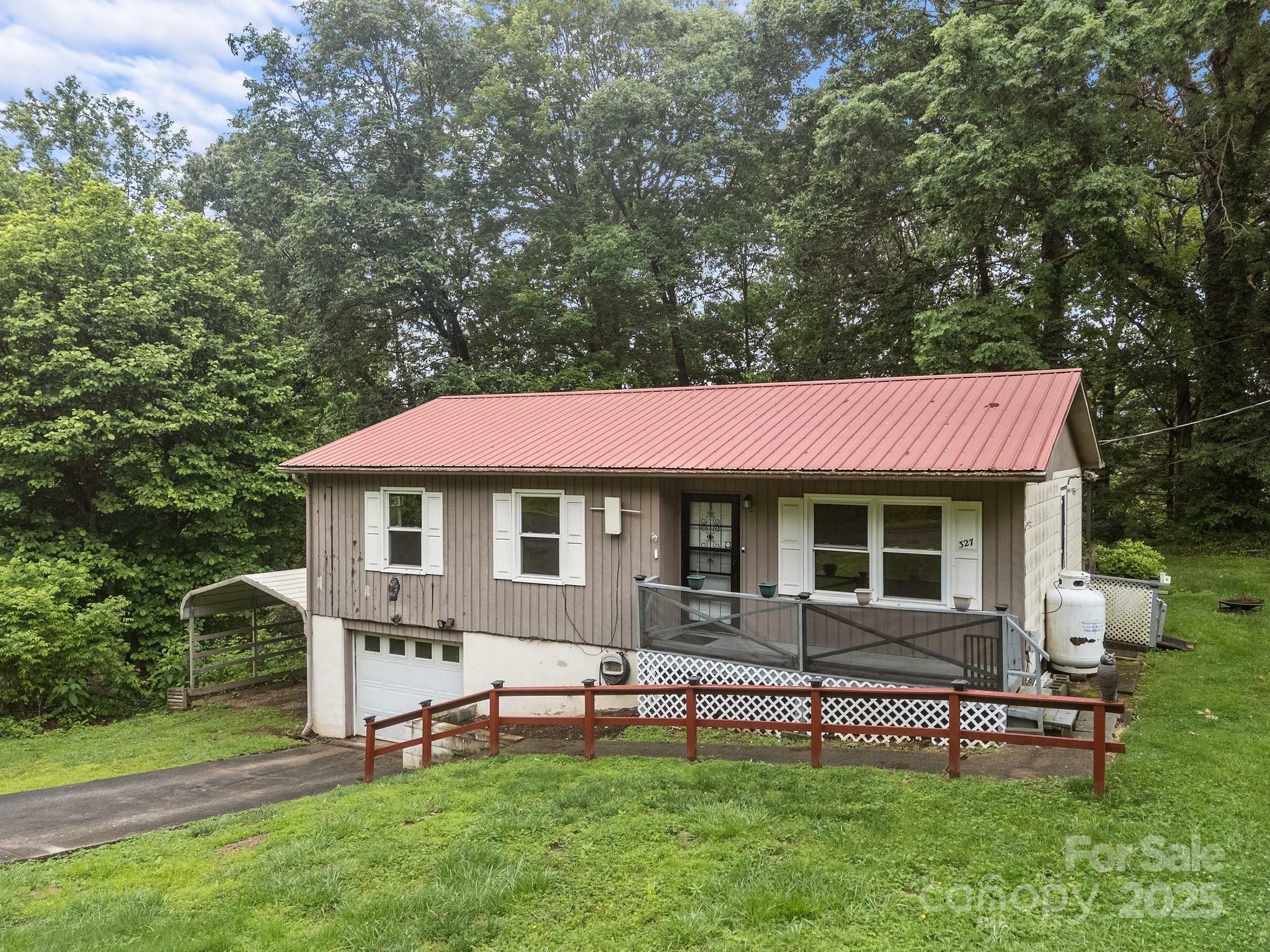 Property Photo: 327 Glenwood Drive NC 28721
