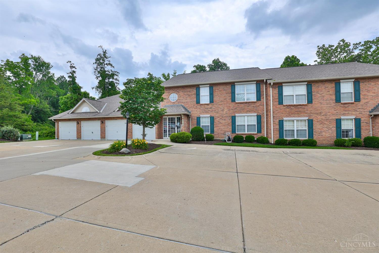 Property Photo: 3707 W Galbraith Road OH 45247
