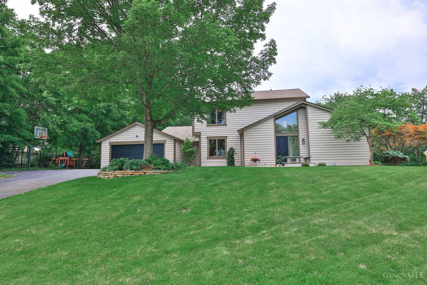 Property Photo: 7083 Royalgreen Drive OH 45244