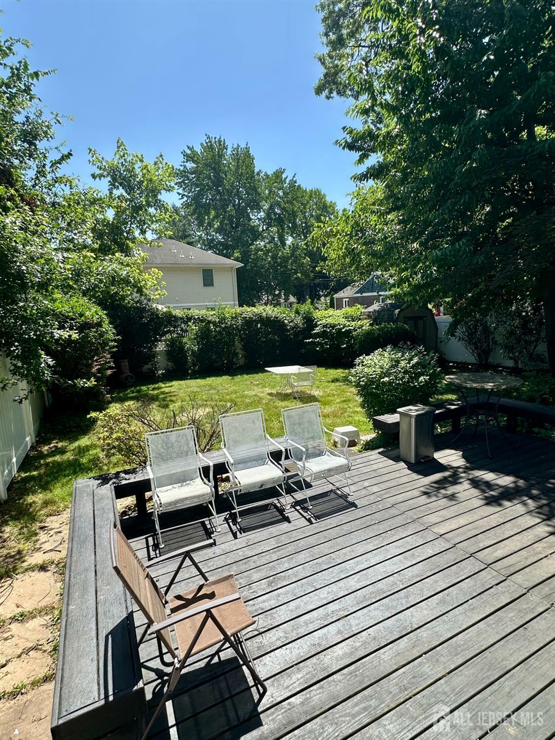 Property Photo:  40 Carpenter Place  NJ 08840 