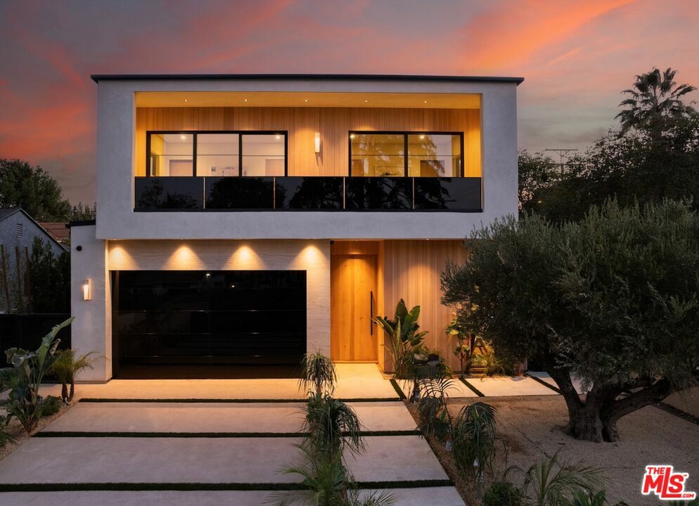 14758 Morrison St  Sherman Oaks CA 91403 photo
