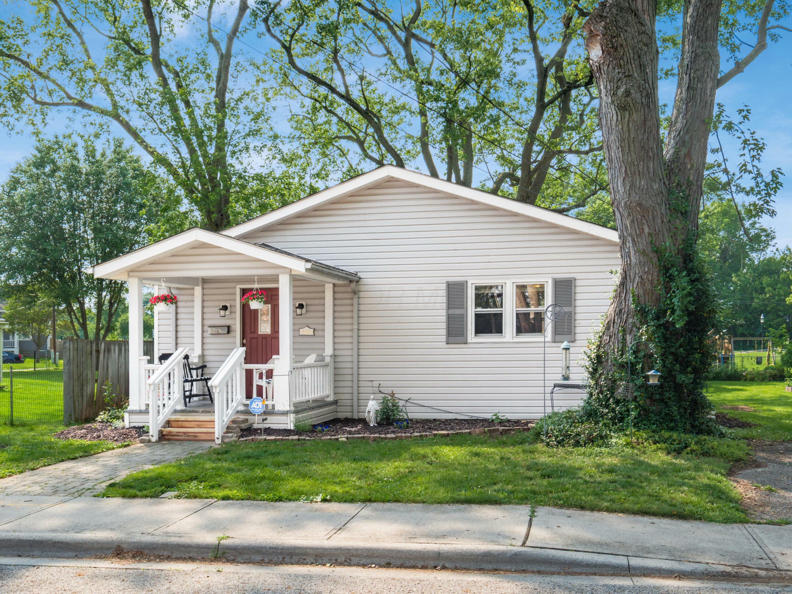 Property Photo: 4005 Curtis Avenue OH 43123