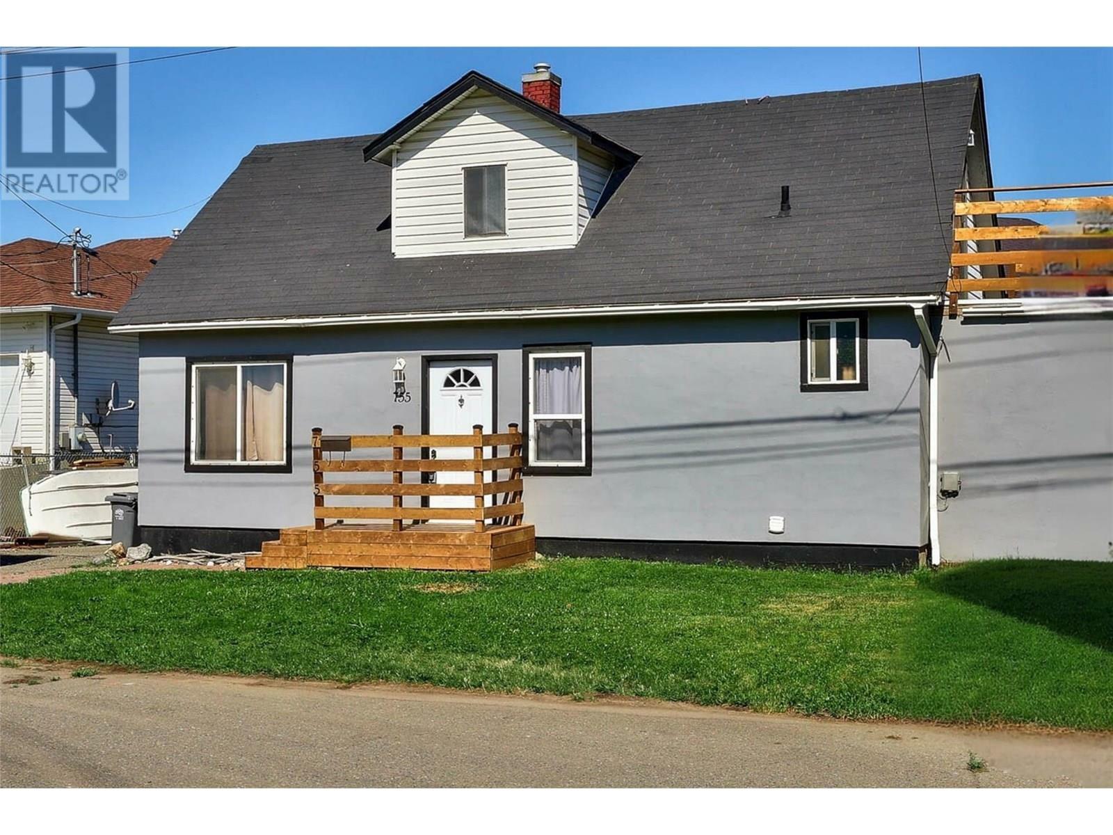 Property Photo:  755 Crestline Street  BC V2B 5X2 