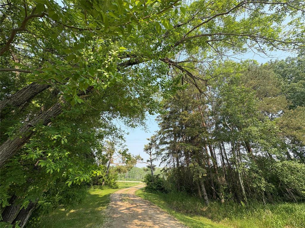 Property Photo: 152020 Pth 20 Highway North MB R7N 2V3