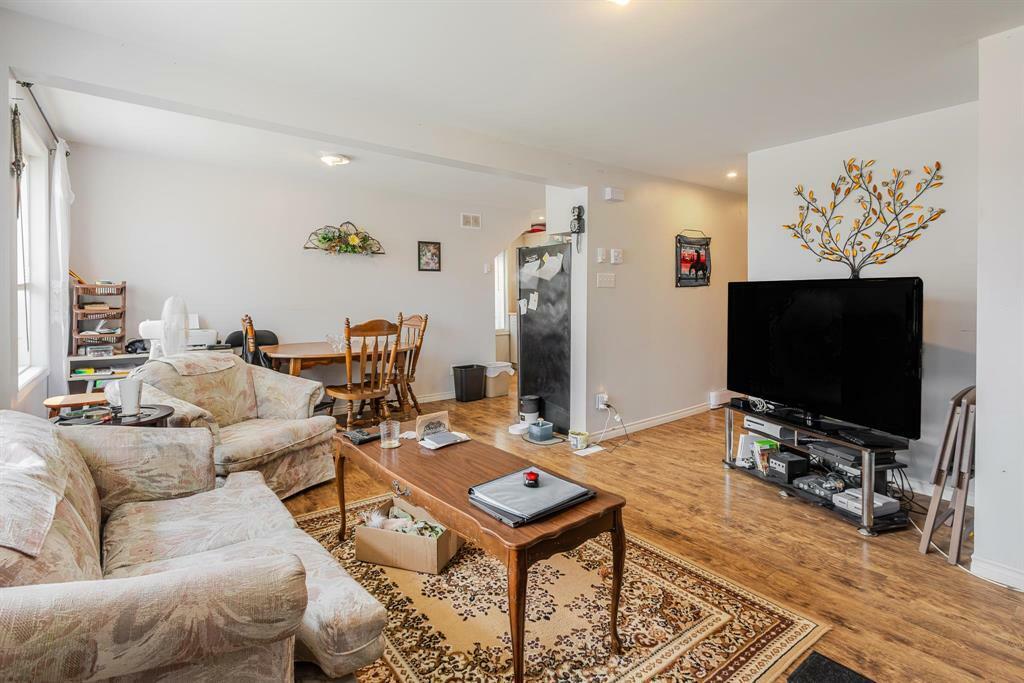 Property Photo:  721 La Fleche Street  MB R2J 0E5 