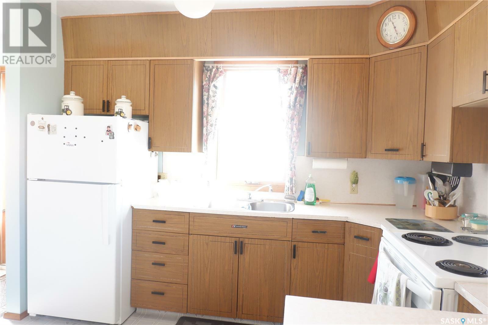 Property Photo:  2014 4th Street N  SK S0H 3R0 