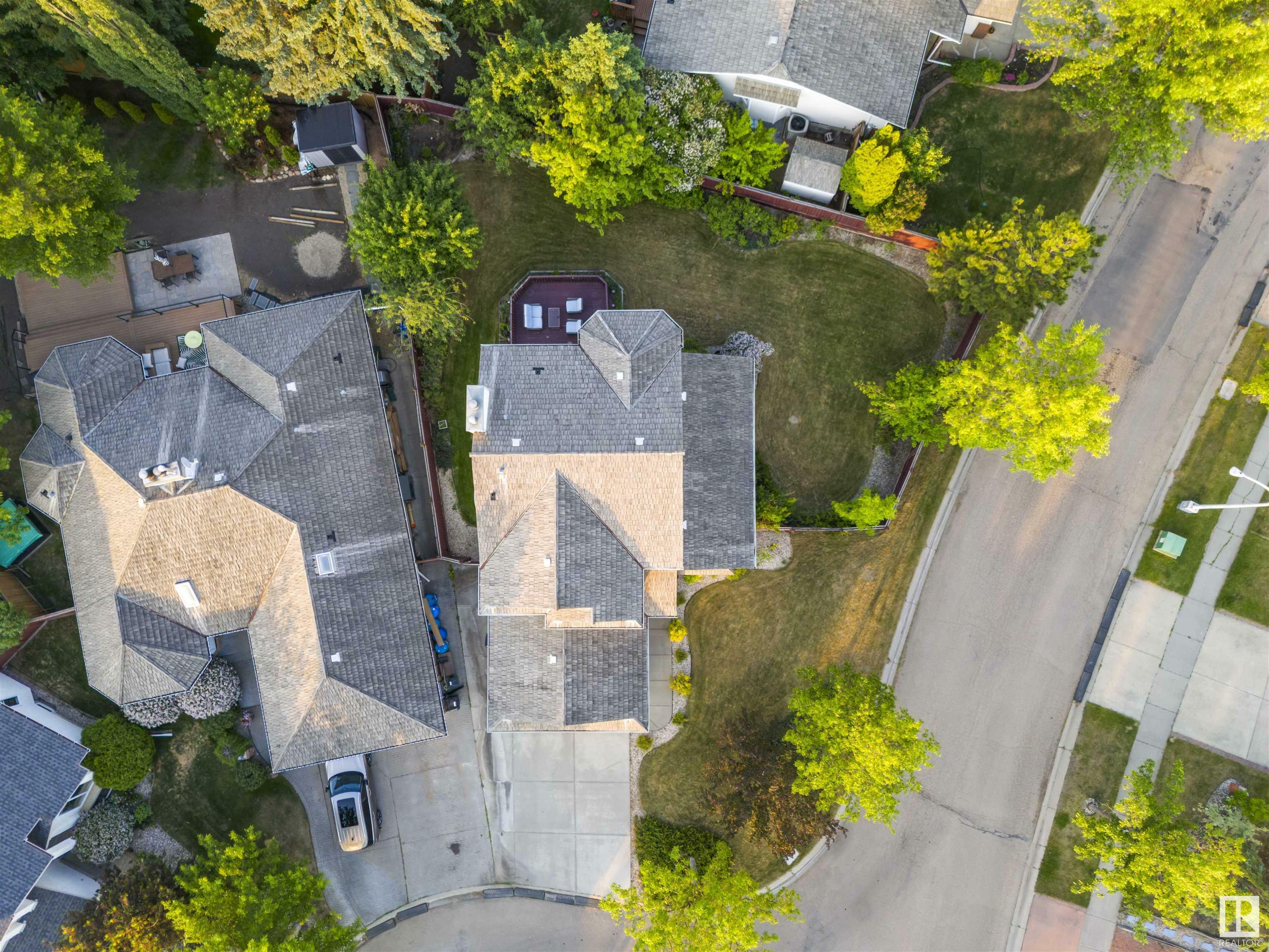 Photo de la propriété: 604 Burgess Close NW AB T6R 1Z7