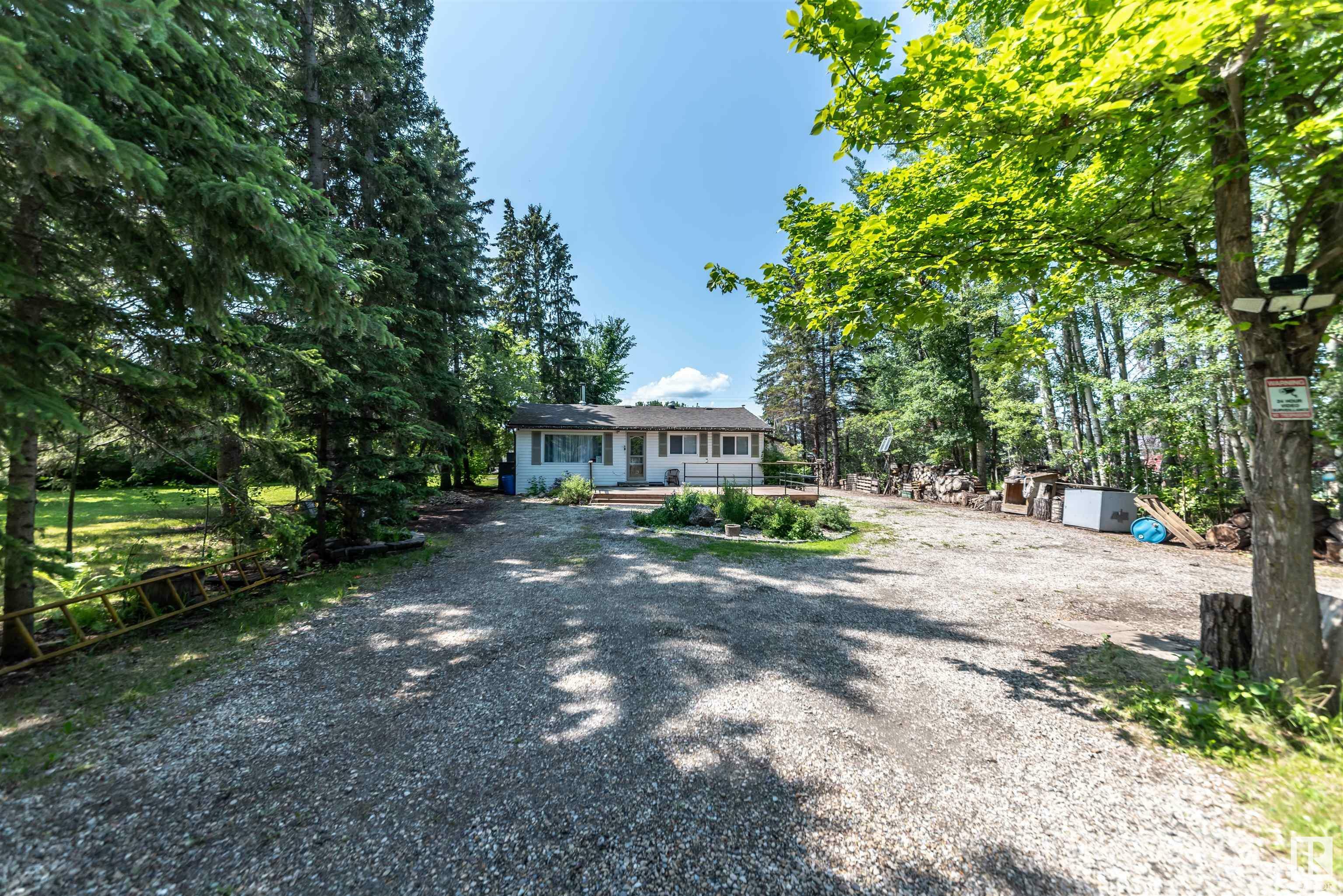 Photo de la propriété: 4824 53 Street AB T0E 0A0