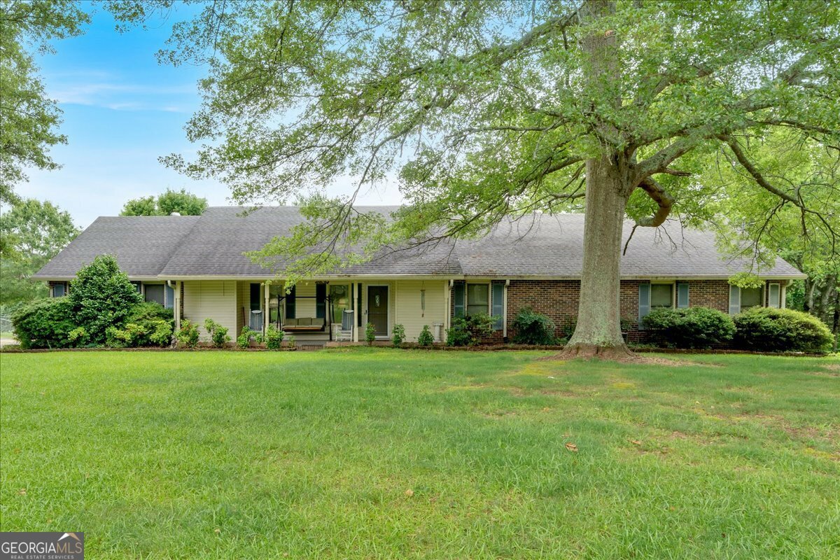 Property Photo: 270 Oakwood Drive GA 30125