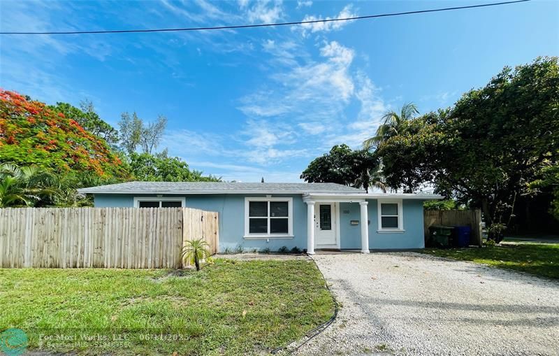Property Photo: 100 NE 12th St FL 33304