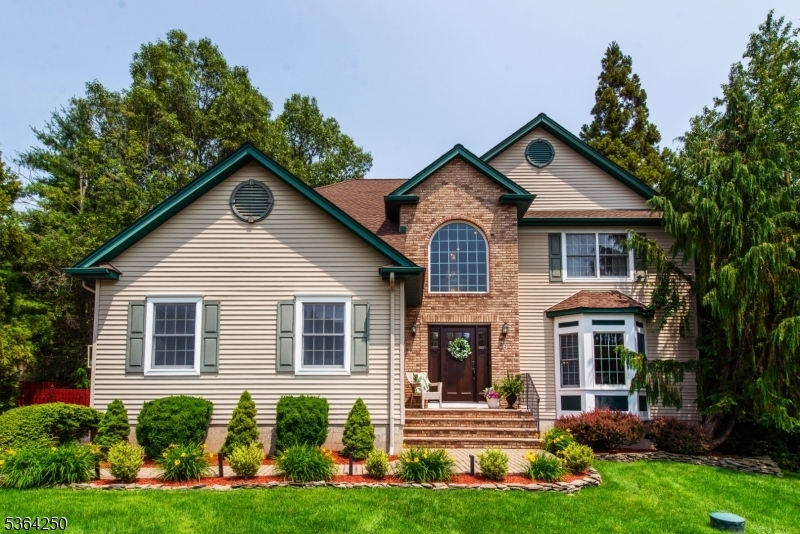 6 Anna Rose Ct  Bloomingdale Boro NJ 07403 photo