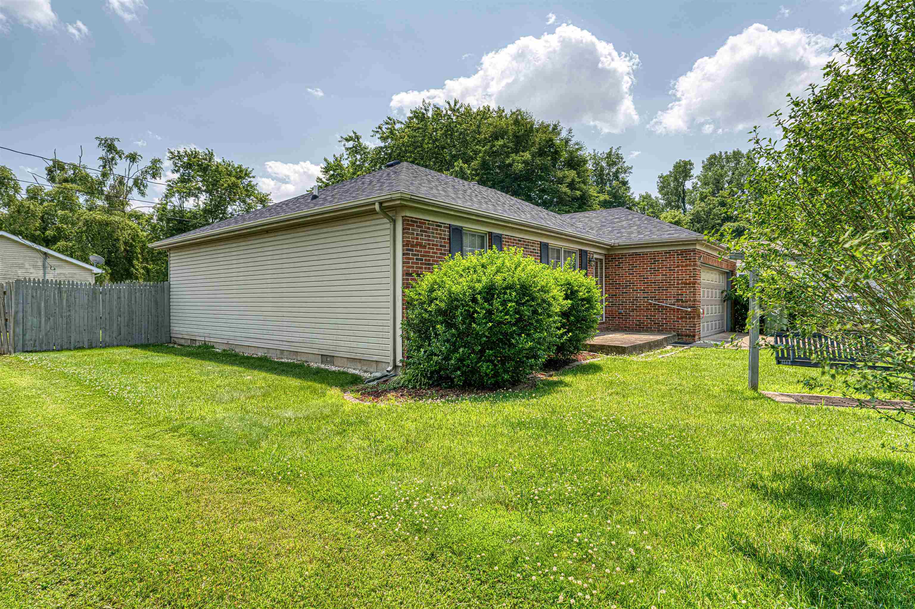 Property Photo: 1806 Kresge Drive KY 42420