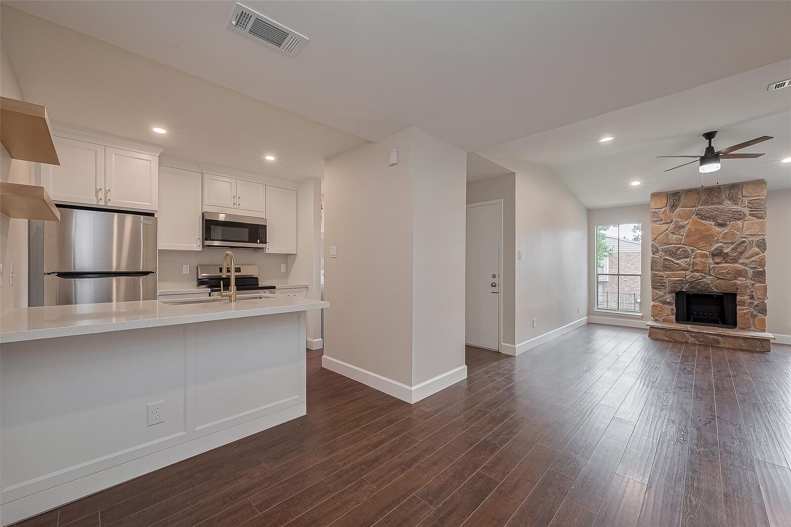 Property Photo: 17331 Red Oak Drive 36 TX 77090