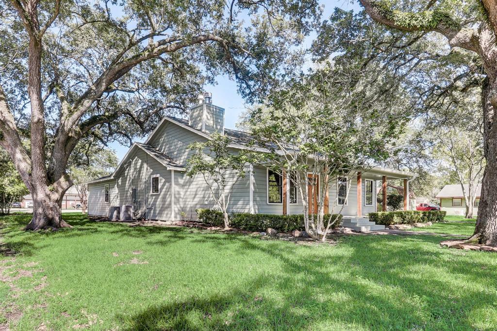 Property Photo:  707 N Main Street  TX 77535 
