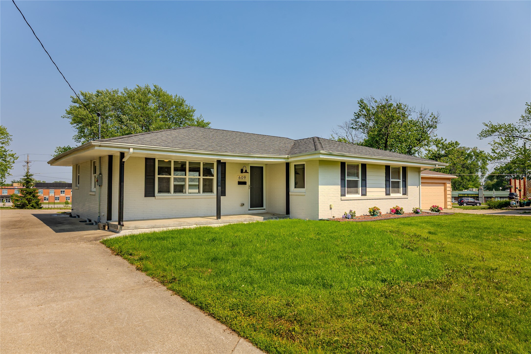 Property Photo: 609 17th Street IA 50265