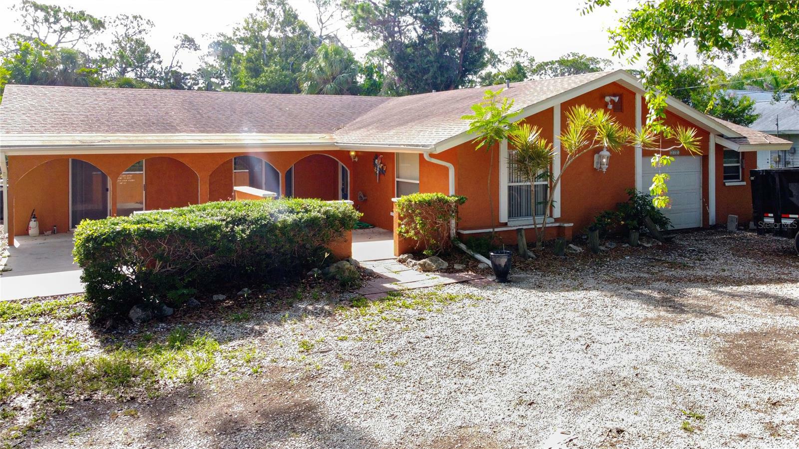 Property Photo: 2131 Heasley Road FL 34223