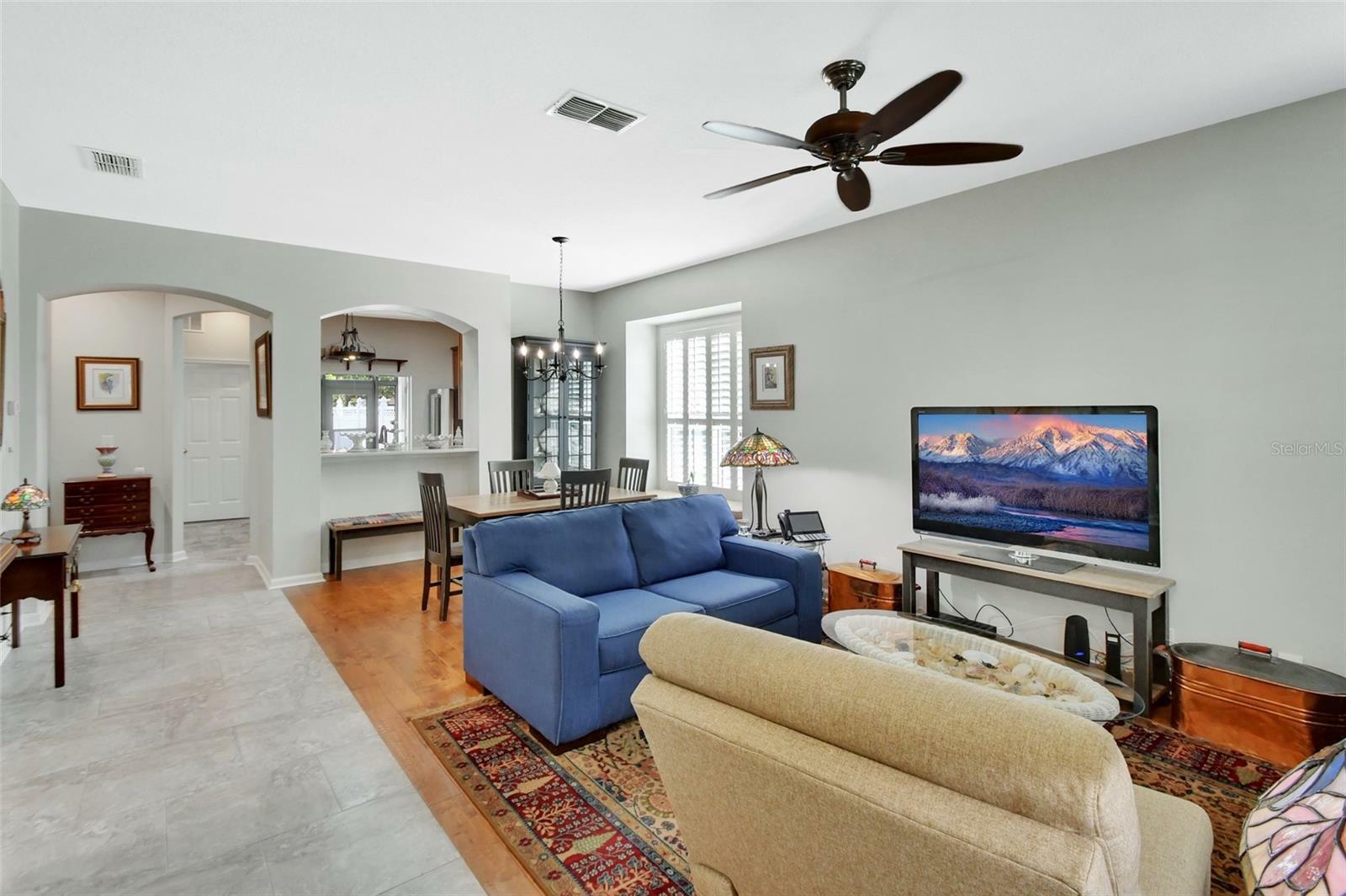 Property Photo: 202 W Chancery Lane FL 32724
