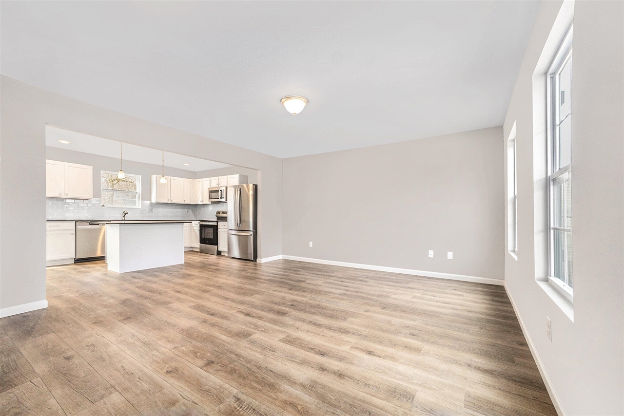 Property Photo:  606 Arizona Boulevard  MI 49093 