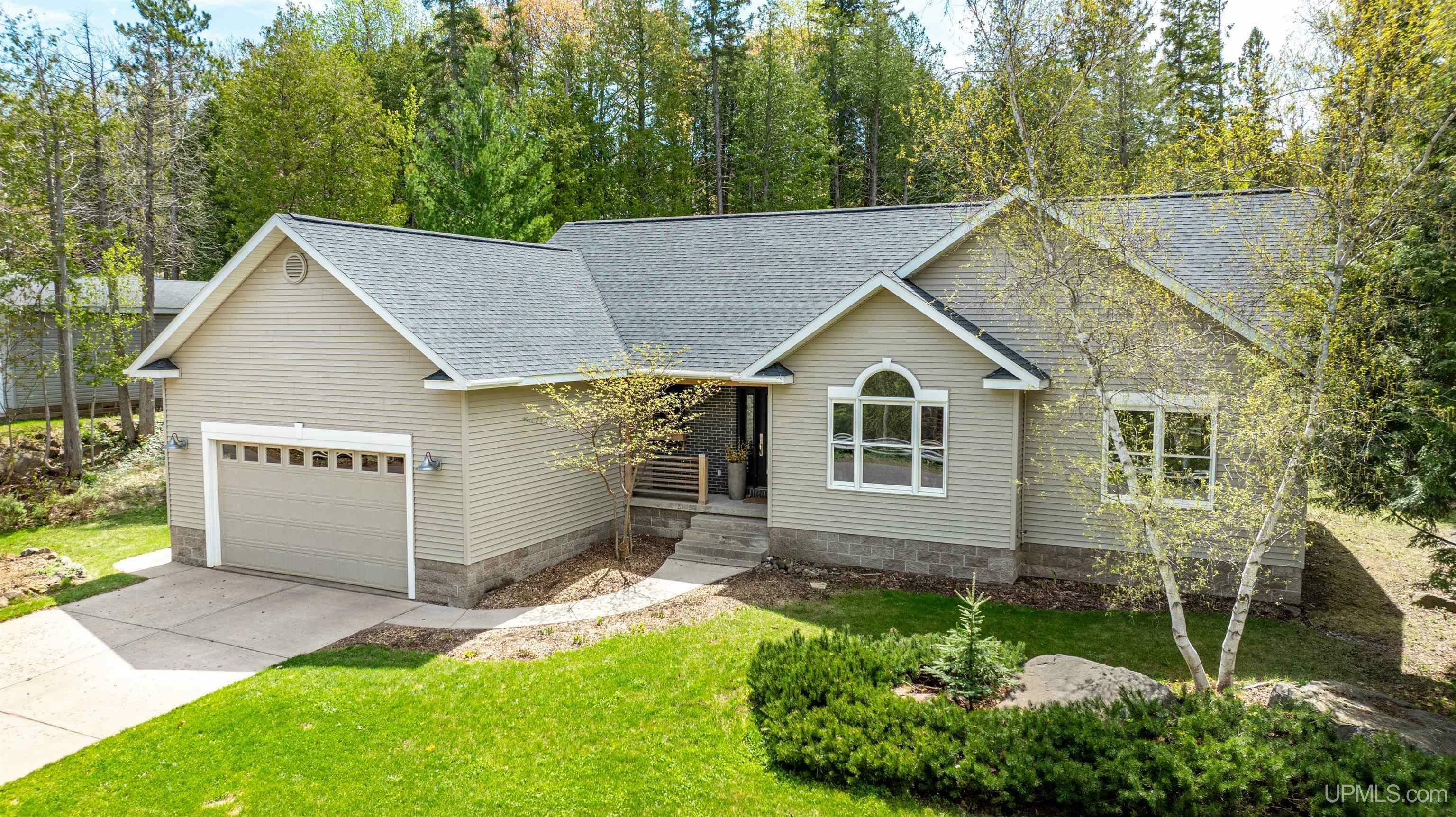 Property Photo: 303 7th Avenue MI 49931