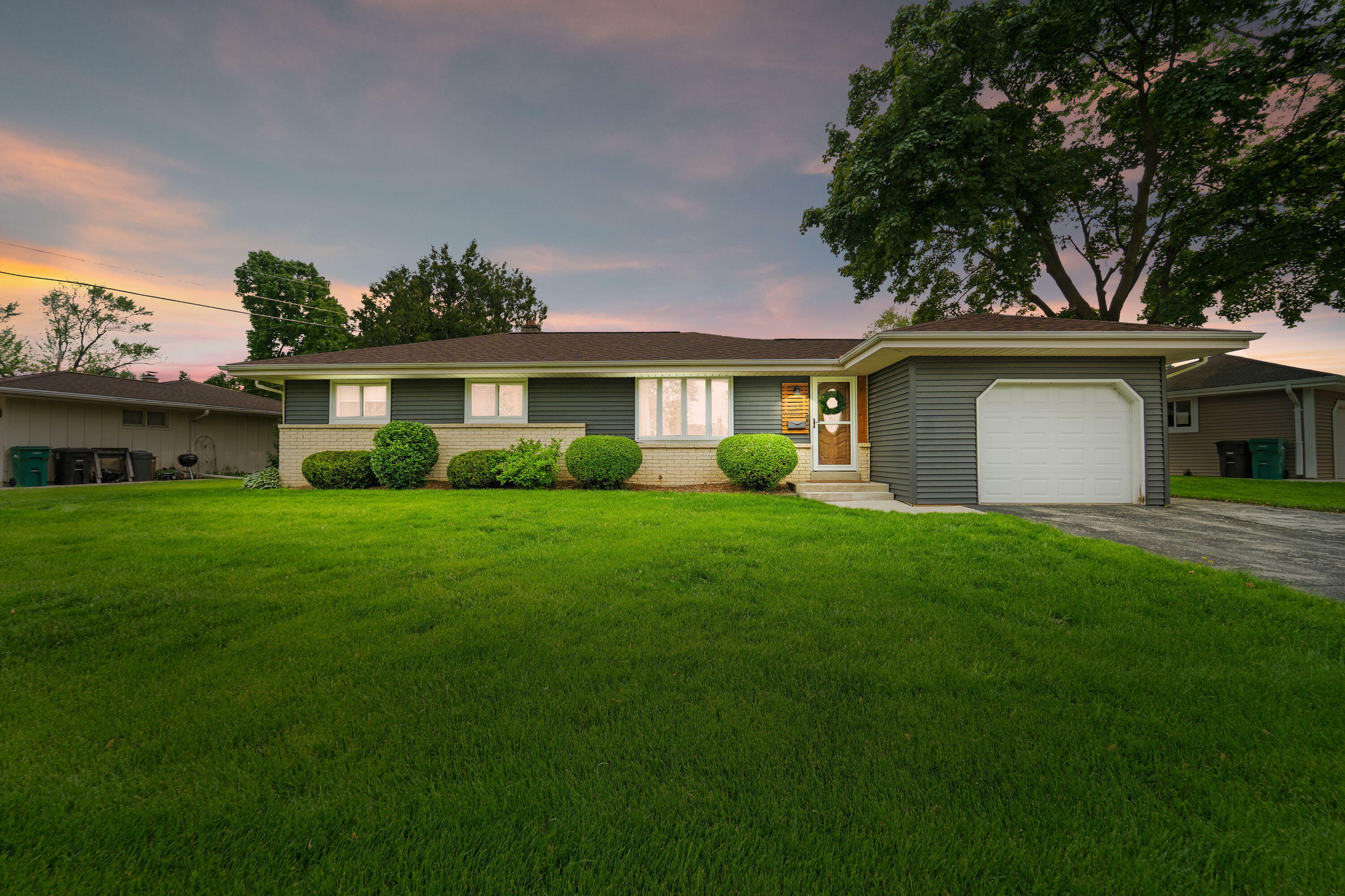 N87w18064 Shepherd Dr  Menomonee Falls WI 53051 photo