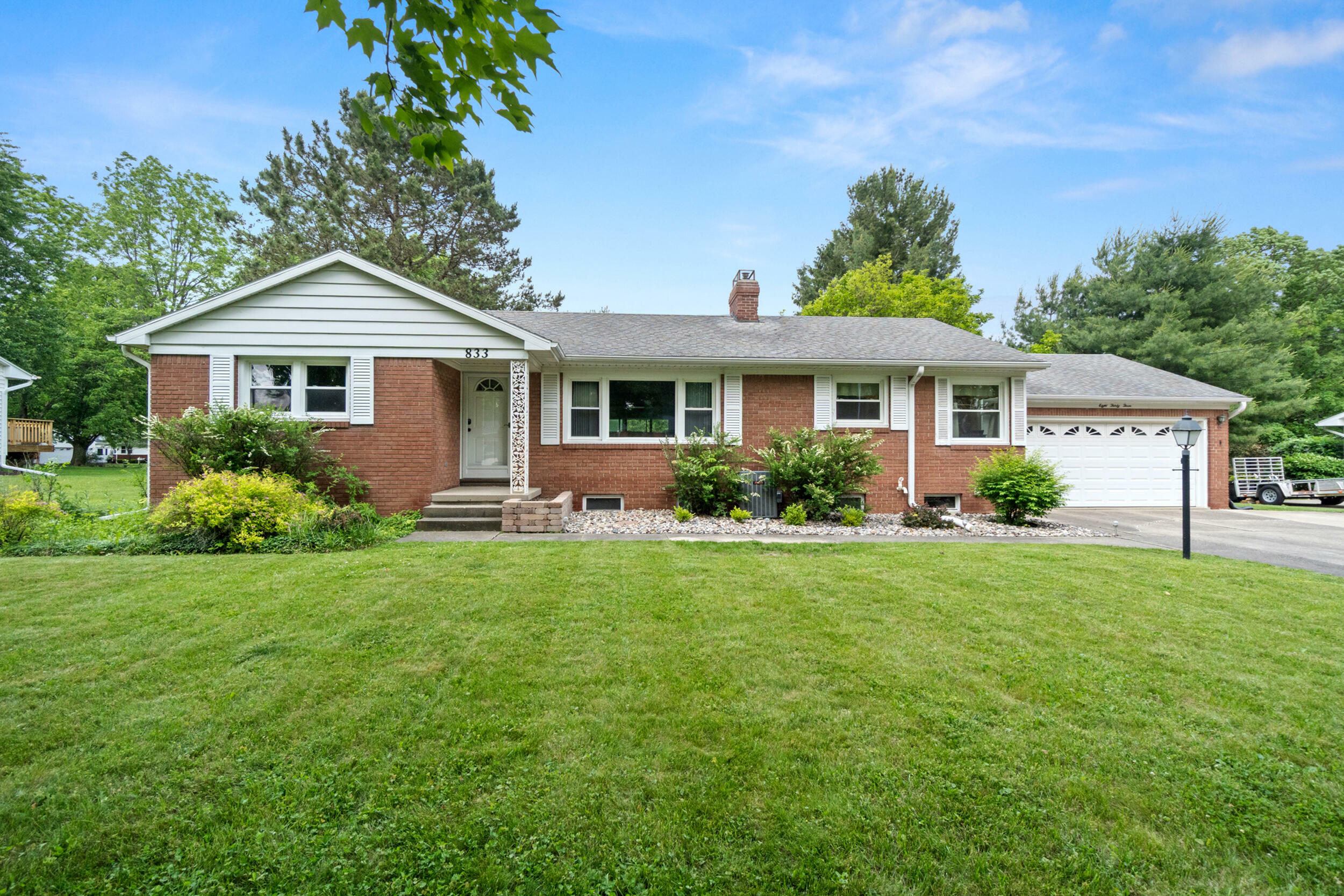 Property Photo: 833 S Lansing Street MI 48854