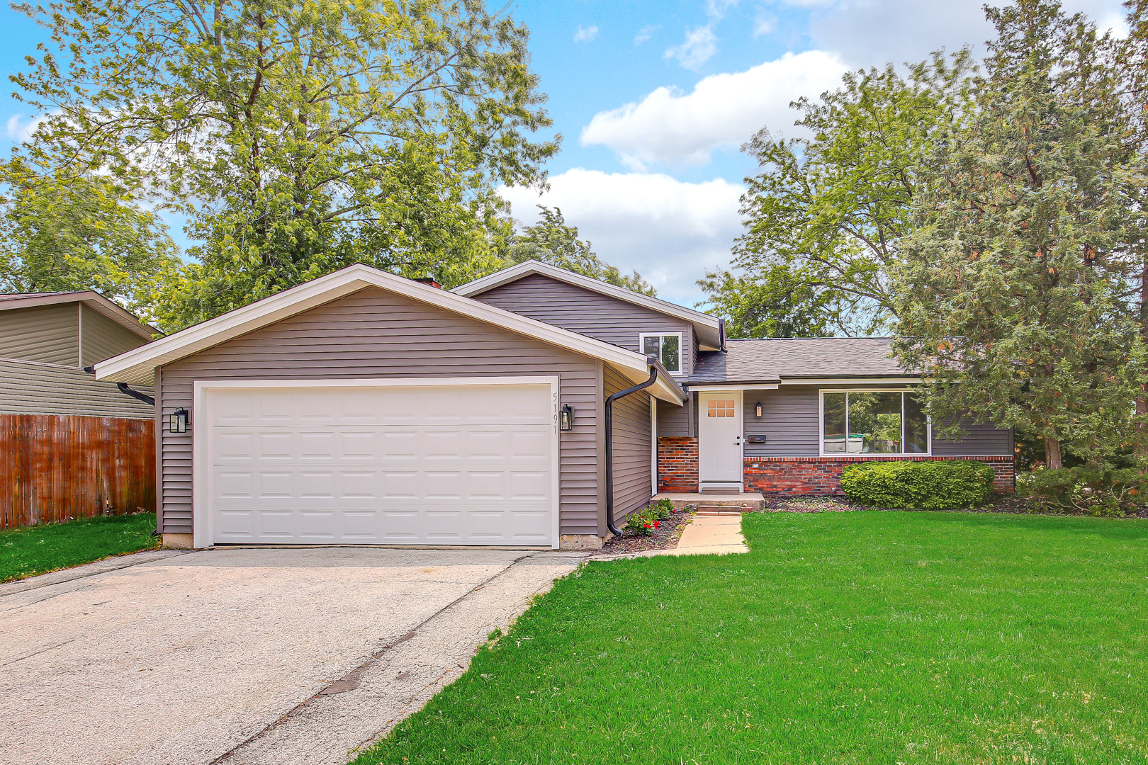 Property Photo: 5191 Newport Drive IL 60452