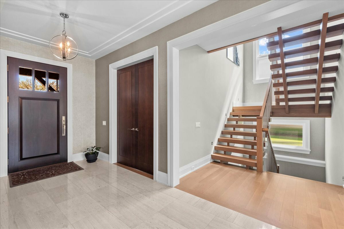 Property Photo: 326 Country Lane IL 60025