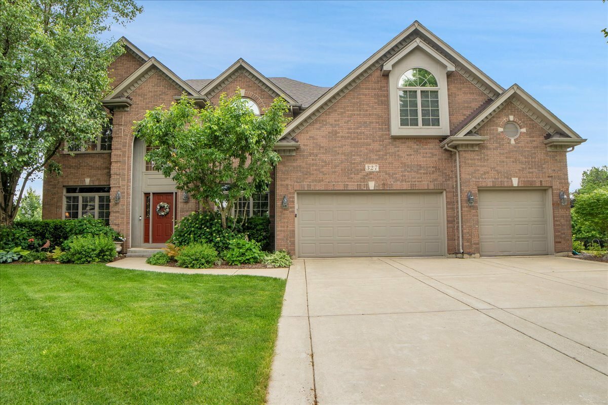 Property Photo:  327 White Pines Court  IL 60543 