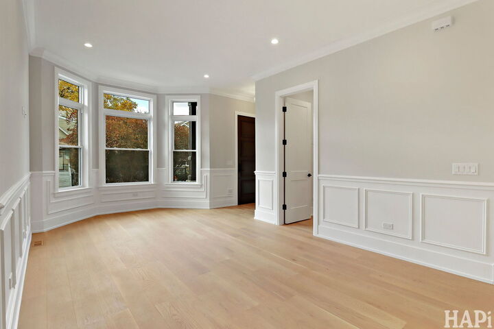 Property Photo: 3507 N Whipple Street IL 60618