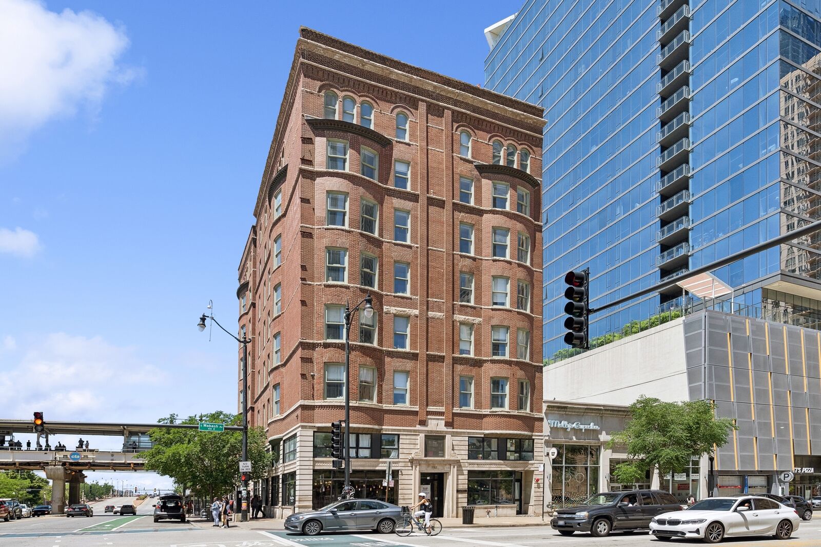 Property Photo: 30 E Roosevelt Road 705 IL 60605