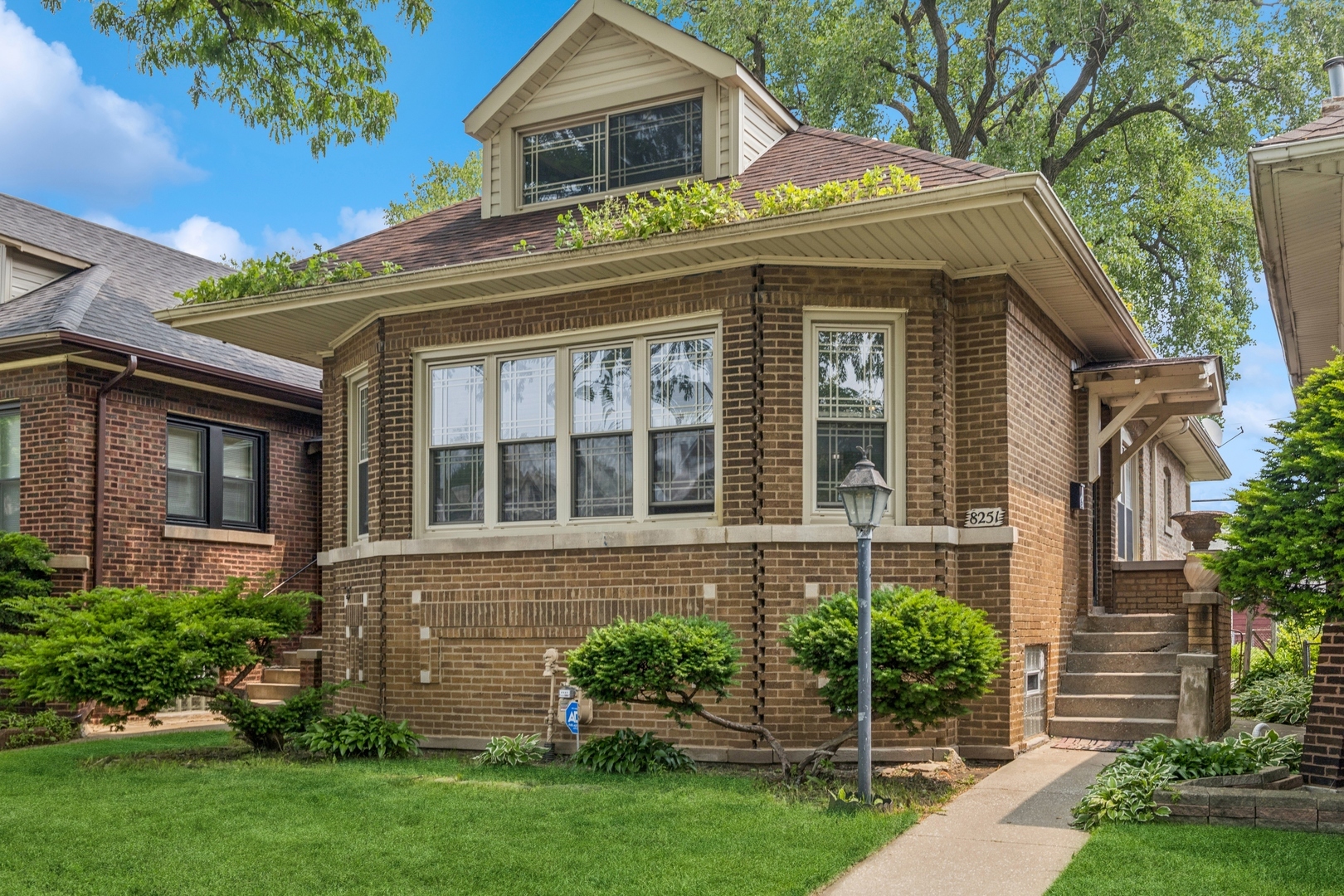 Property Photo: 8251 S Kenwood Avenue IL 60619