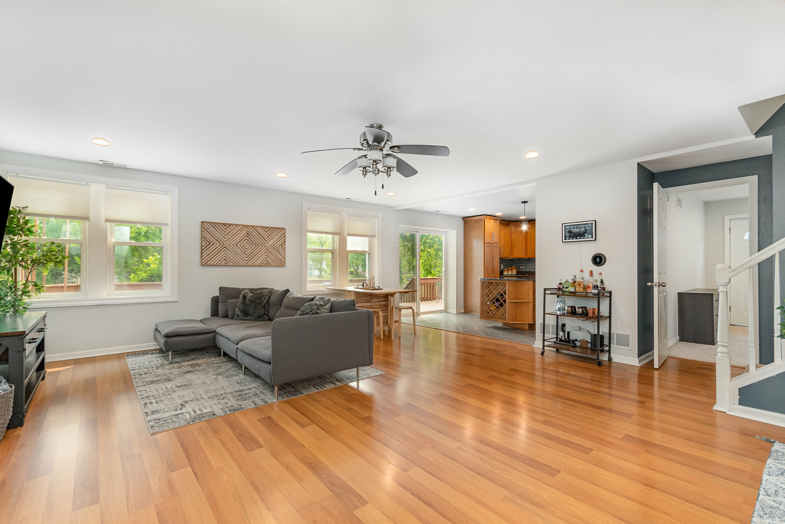 Property Photo: 1237 Fox River Drive IL 60102
